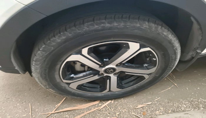 2023 Tata NEXON XZA PLUS SUNROOF PETROL, Petrol, Automatic, 31,665 km, tyre