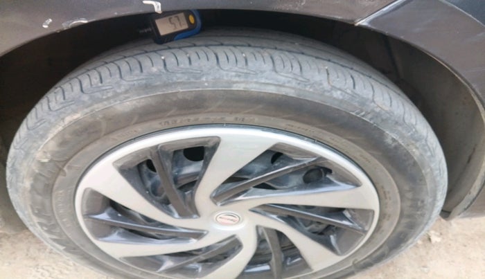 2017 Maruti Ertiga VDI SHVS, Diesel, Manual, 2,32,176 km, tyre