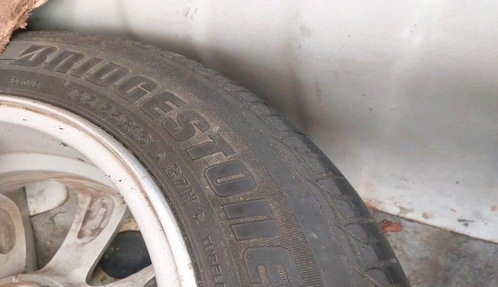 2011 Hyundai Verna FLUIDIC 1.6 VTVT SX, Petrol, Manual, 81,485 km, tyre