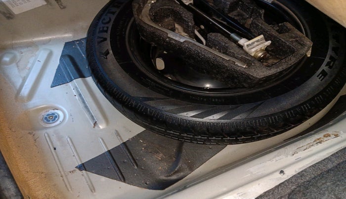 2014 Skoda Rapid ELEGANCE 1.6 TDI CR MT, Diesel, Manual, 1,79,309 km, tyre