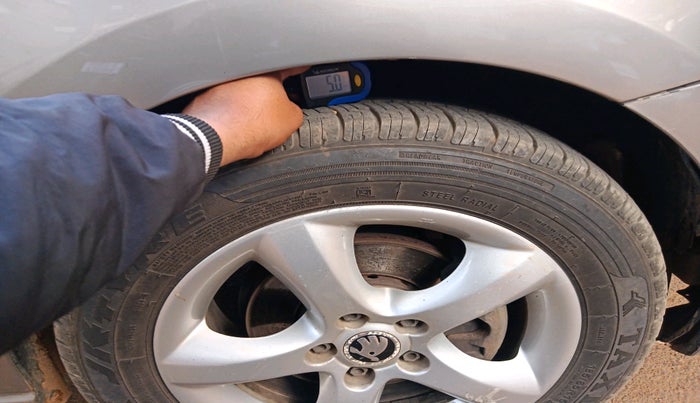 2014 Skoda Rapid ELEGANCE 1.6 TDI CR MT, Diesel, Manual, 1,79,309 km, tyre