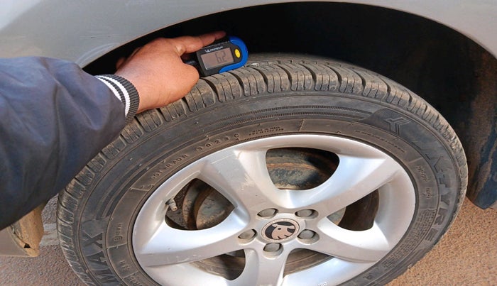 2014 Skoda Rapid ELEGANCE 1.6 TDI CR MT, Diesel, Manual, 1,79,309 km, tyre