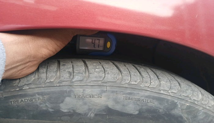 2013 Hyundai New Elantra 1.8 S VTVT, Petrol, Manual, 1,72,661 km, tyre