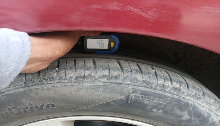 2013 Hyundai New Elantra 1.8 S VTVT, Petrol, Manual, 1,72,661 km, tyre