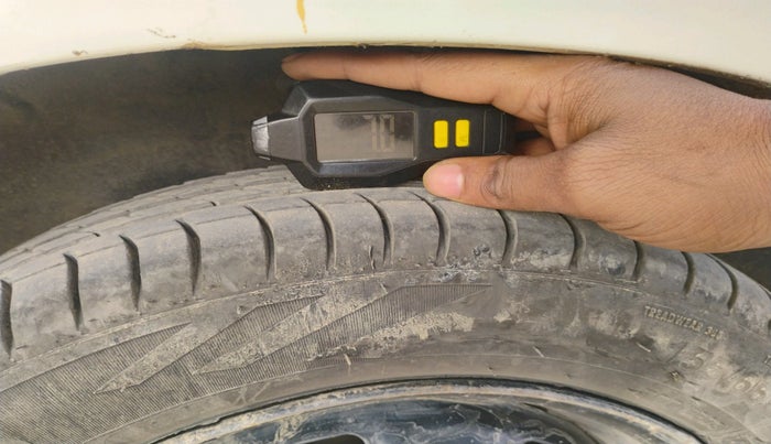 2013 Maruti Alto K10 VXI, Petrol, Manual, 99,437 km, tyre