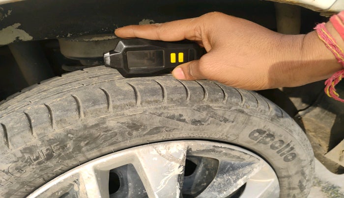 2013 Maruti Alto K10 VXI, Petrol, Manual, 99,437 km, tyre