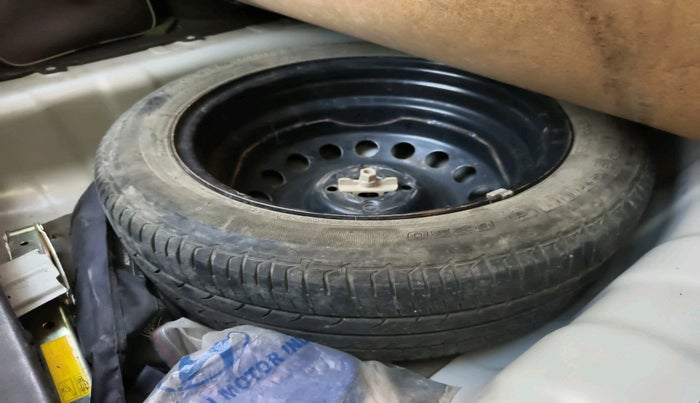 2014 Hyundai Verna FLUIDIC 1.6 VTVT SX OPT, Petrol, Manual, 73,152 km, tyre