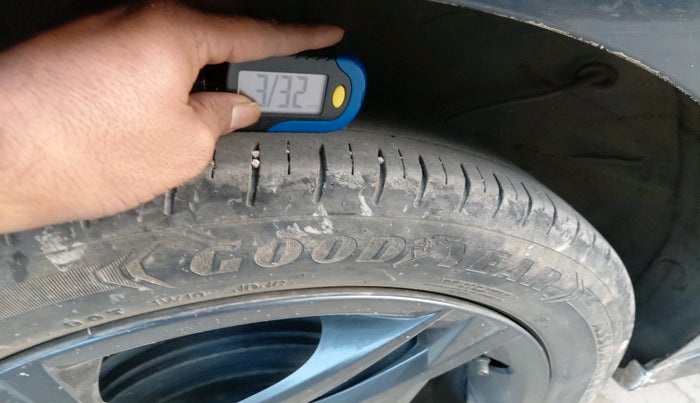 2021 Hyundai NEW I20 SPORTZ 1.2 MT, Petrol, Manual, 1,22,051 km, tyre