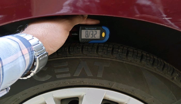 2015 Hyundai i10 SPORTZ 1.1, Petrol, Manual, 27,527 km, tyre