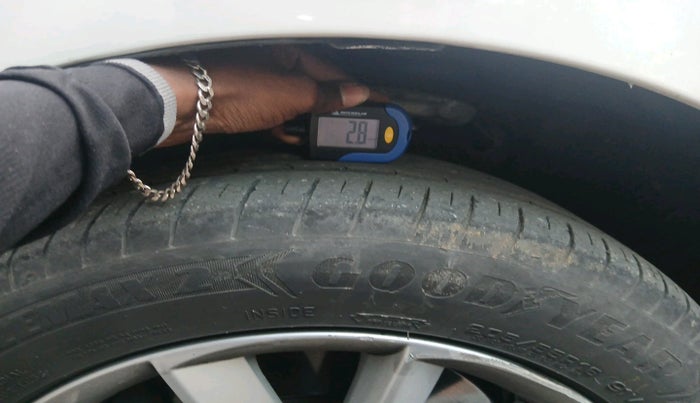 2014 Skoda Superb ELEGANCE 1.8 TSI AT, Petrol, Automatic, 77,758 km, tyre