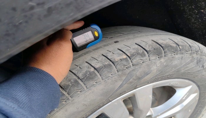 2017 Maruti Vitara Brezza ZDI, Diesel, Manual, 1,71,497 km, tyre