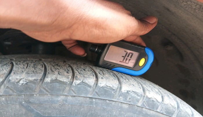 2016 Tata Tiago XZ PETROL, Petrol, Manual, 64,803 km, tyre