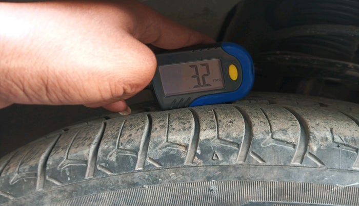 2016 Tata Tiago XZ PETROL, Petrol, Manual, 64,803 km, tyre