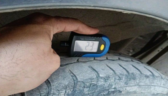 2013 Maruti Wagon R 1.0 VXI, Petrol, Manual, 62,013 km, tyre