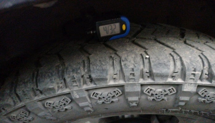 2022 Mahindra Thar LX HARD TOP 4WD MT, Diesel, Manual, 1,01,935 km, tyre