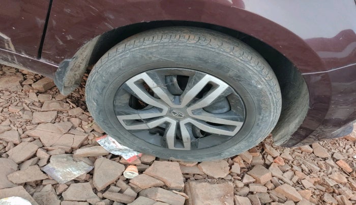 2022 Tata TIGOR XZ PLUS CNG DUAL TONE, Petrol, Manual, 66,768 km, tyre