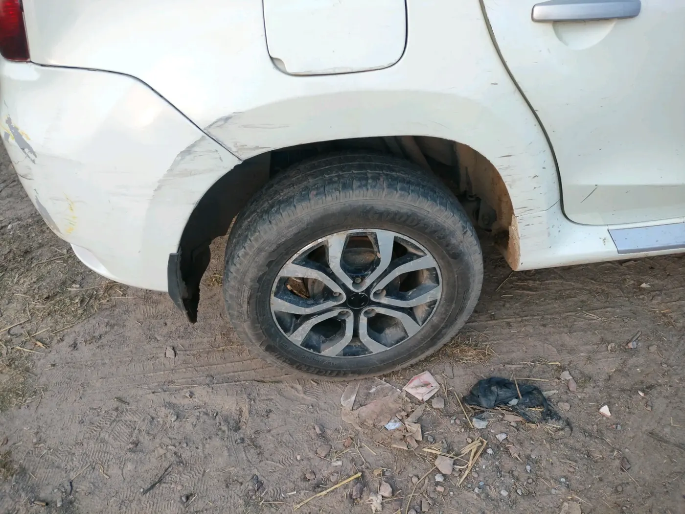 2014 Nissan Terrano XL O (D), Diesel, Manual, 1,03,430 km, tyre