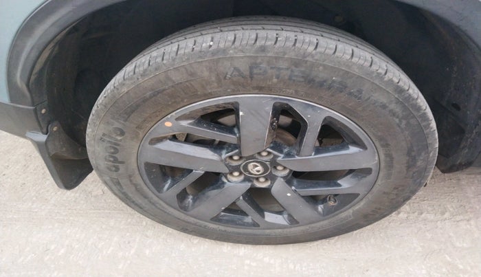 2021 Tata Safari XZA PLUS, Diesel, Automatic, 91,304 km, tyre