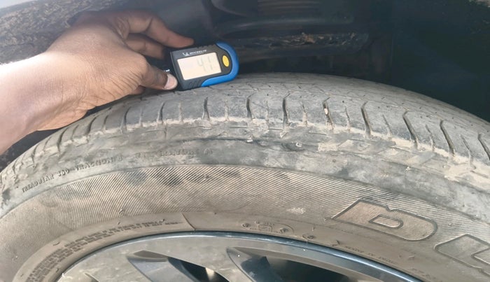 2021 Tata Harrier XZA PLUS 2.0L DARK EDITION, Diesel, Automatic, 1,20,774 km, tyre