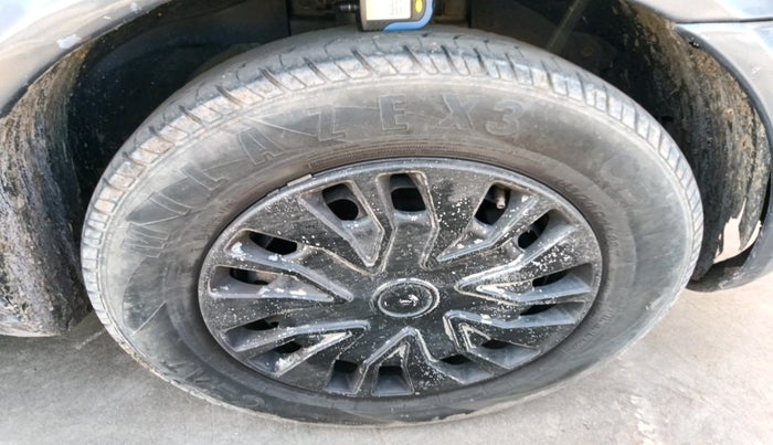 2012 Ford Fiesta Classic LXI 1.4 DIESEL, Diesel, Manual, 1,85,180 km, tyre