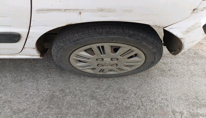 2011 Hyundai Santro Xing GLS LPG, Petrol, Manual, 72,097 km, tyre