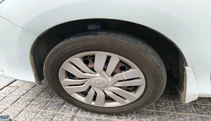 2015 Honda City 1.5L I-VTEC SV, Petrol, Manual, 1,97,153 km, tyre