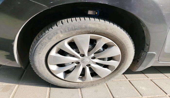 2017 Maruti Baleno DELTA PETROL 1.2, Petrol, Manual, 94,200 km, tyre