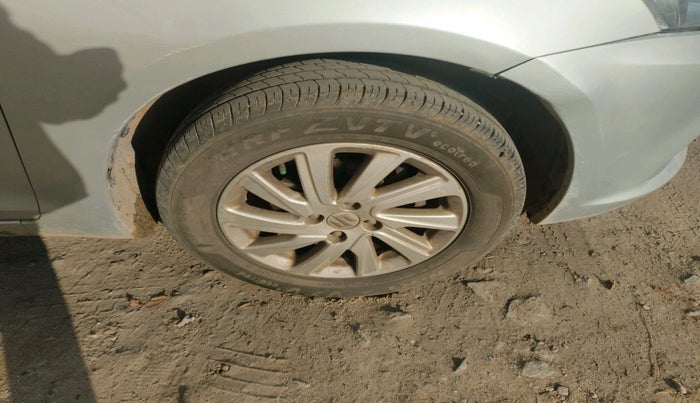 2016 Maruti Swift Dzire ZXI, Petrol, Manual, 98,601 km, tyre