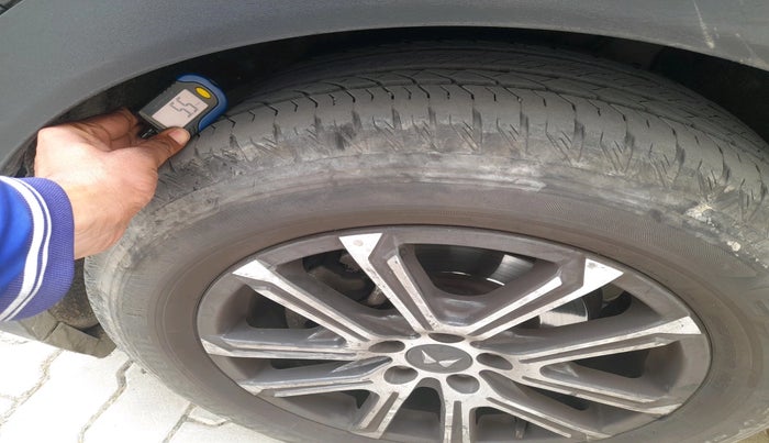 2023 Mahindra XUV700 AX 7 D MT 7 STR, Diesel, Manual, 66,136 km, tyre