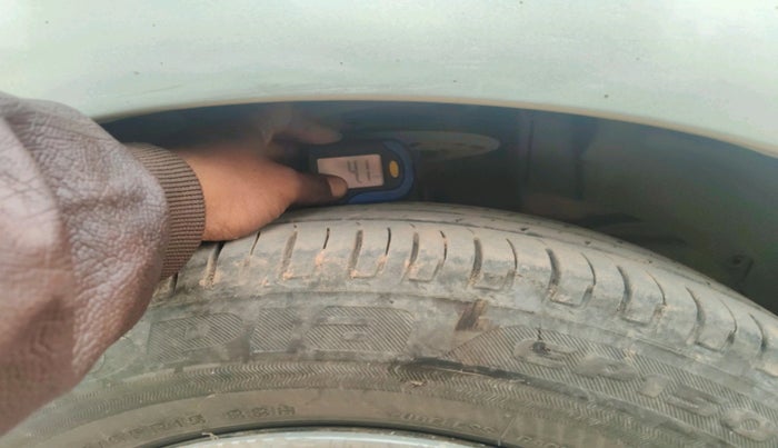 2019 Maruti Ertiga VXI CNG, Petrol, Manual, 2,37,913 km, tyre