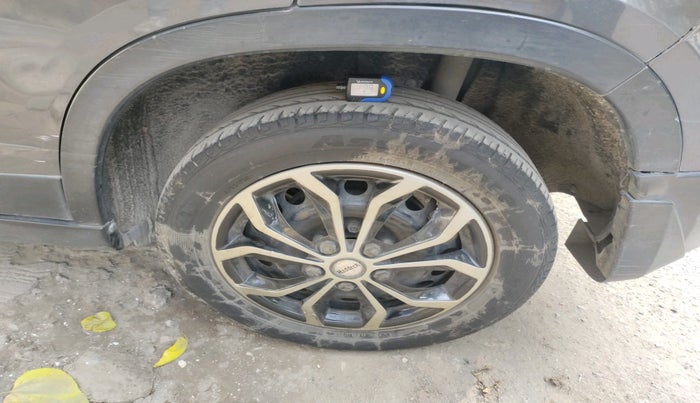 2018 Maruti Vitara Brezza VDI (O), Diesel, Manual, 1,24,065 km, tyre