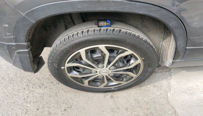 2018 Maruti Vitara Brezza VDI (O), Diesel, Manual, 1,24,065 km, tyre