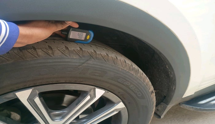 2025 Mahindra XUV700 AX 7 D AT 7 STR, Diesel, Automatic, 32,640 km, tyre