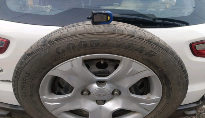 2017 Ford Ecosport TREND 1.5L DIESEL, Diesel, Manual, 1,31,599 km, tyre