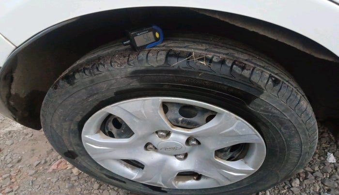 2017 Ford Ecosport TREND 1.5L DIESEL, Diesel, Manual, 1,31,599 km, tyre