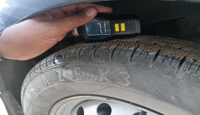 2015 Hyundai Eon ERA +, Petrol, Manual, 38,766 km, tyre