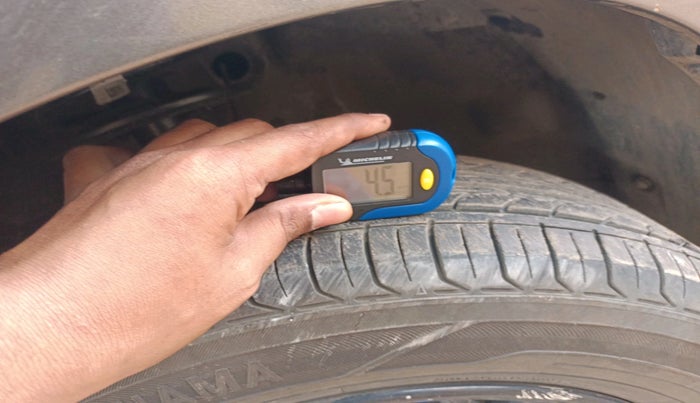 2021 Maruti Ertiga VXI CNG, Petrol, Manual, 88,711 km, tyre