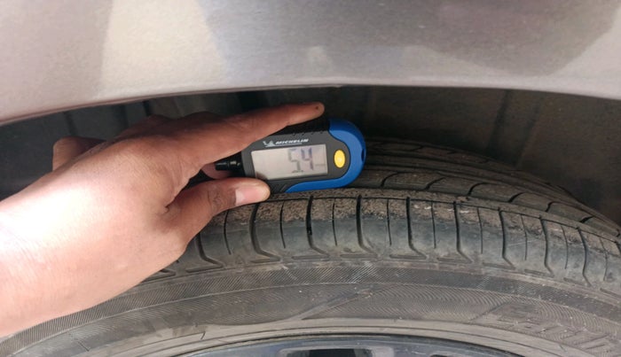 2021 Maruti Ertiga VXI CNG, Petrol, Manual, 88,711 km, tyre