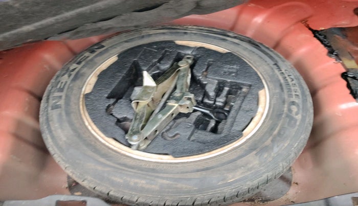 2013 Hyundai New Elantra 1.6 CRDI, Diesel, Manual, 81,000 km, tyre