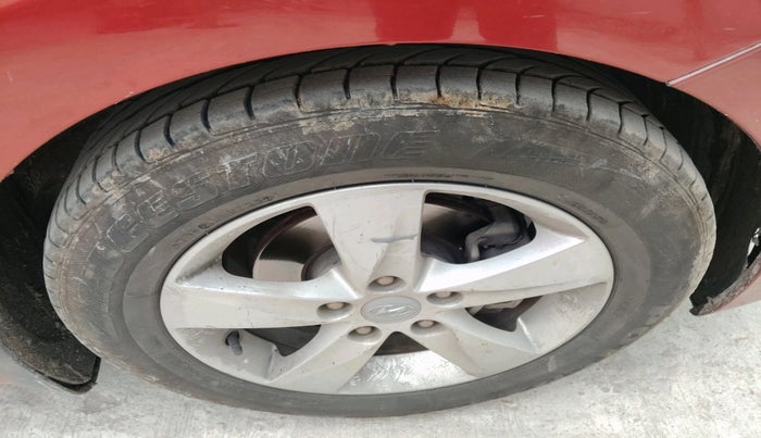 2013 Hyundai New Elantra 1.6 CRDI, Diesel, Manual, 81,000 km, tyre