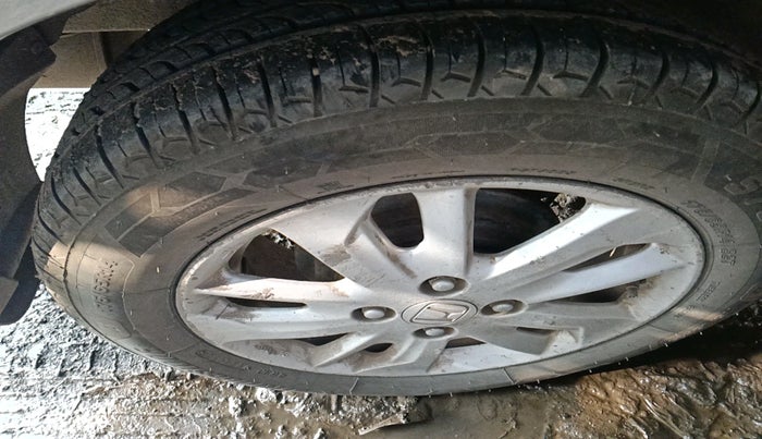 2013 Honda Amaze 1.5L I-DTEC VX, Diesel, Manual, 1,77,517 km, tyre