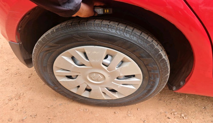 2015 Maruti Swift LXI (O), Petrol, Manual, 53,086 km, tyre