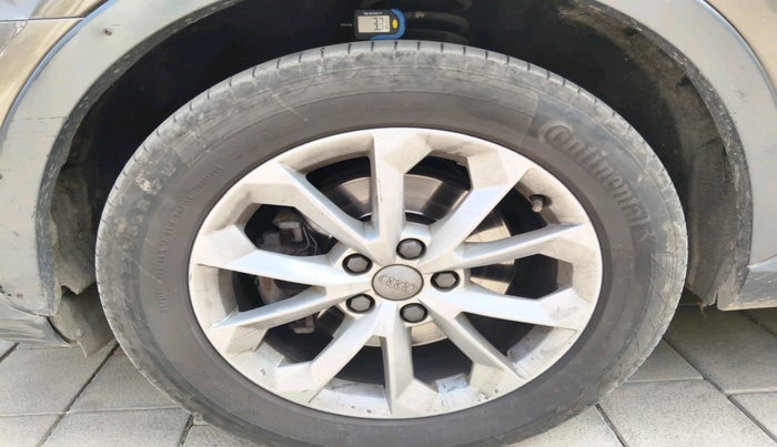 2015 Audi Q3 35 TDI Quattro, Diesel, Automatic, 1,65,353 km, tyre