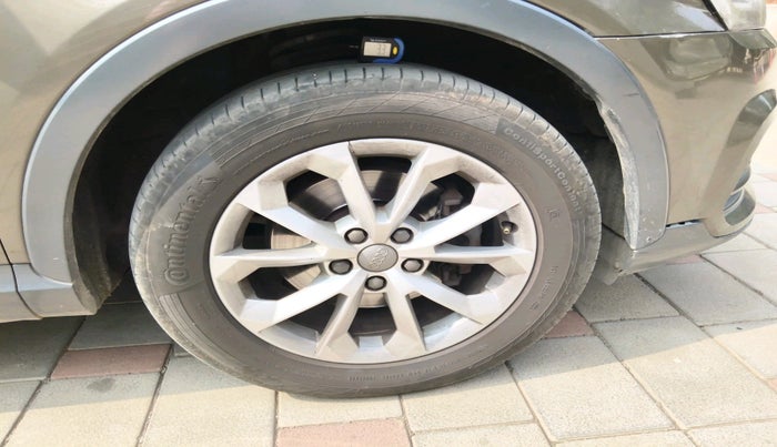 2015 Audi Q3 35 TDI Quattro, Diesel, Automatic, 1,65,353 km, tyre