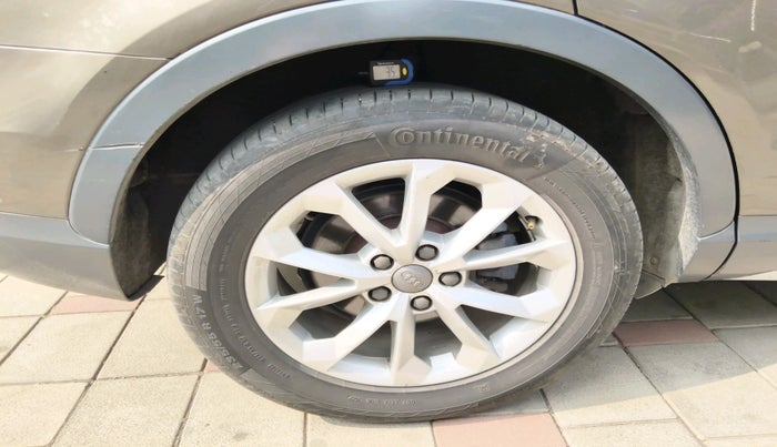 2015 Audi Q3 35 TDI Quattro, Diesel, Automatic, 1,65,353 km, tyre