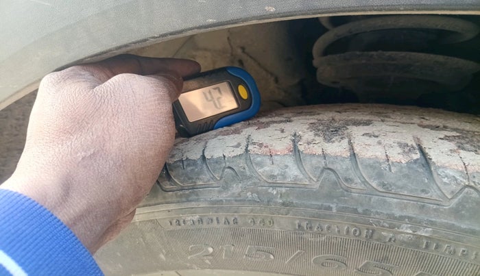 2016 Hyundai Creta SX 1.6 DIESEL, Diesel, Manual, 3,57,927 km, tyre