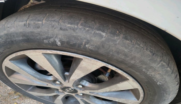 2014 Hyundai Verna FLUIDIC 1.6 CRDI SX, Diesel, Manual, 1,02,657 km, tyre