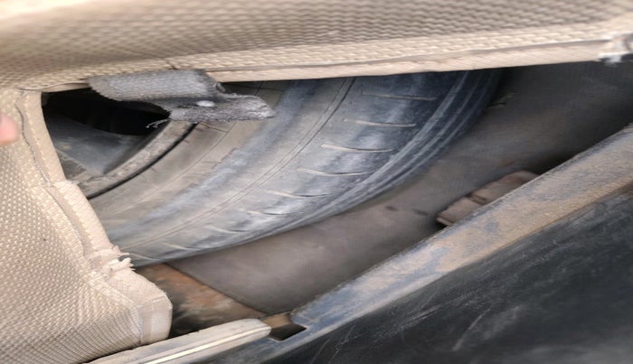 2014 Hyundai Verna FLUIDIC 1.6 CRDI SX, Diesel, Manual, 1,02,657 km, tyre