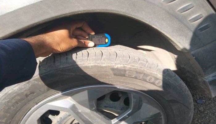 2022 Maruti BREZZA VXI SMART HYBRID, Petrol, Manual, 1,08,352 km, tyre