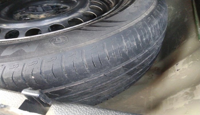 2022 Maruti BREZZA VXI SMART HYBRID, Petrol, Manual, 1,08,352 km, tyre